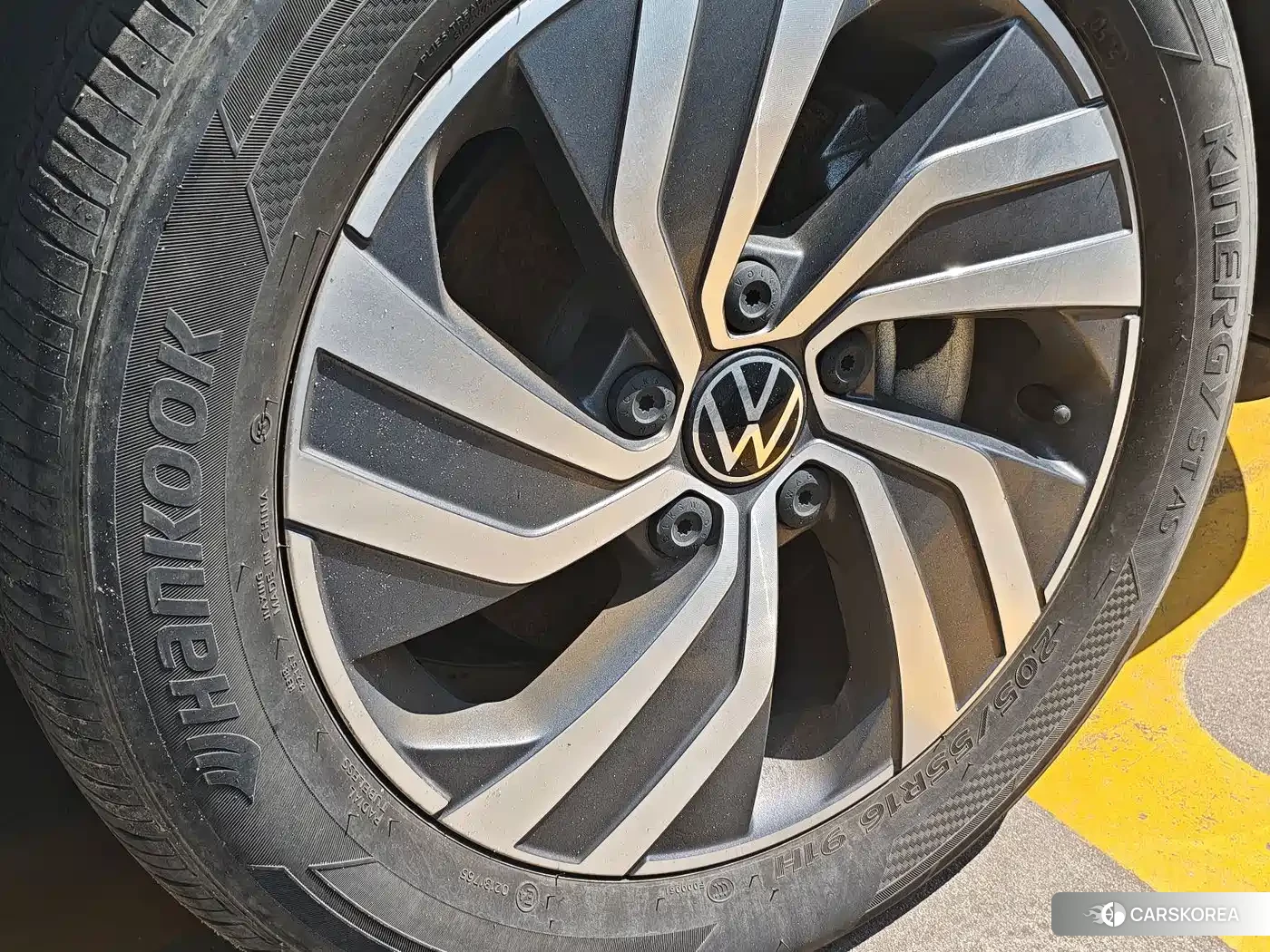 Volkswagen Bora 2024 Белый из Китая, фото 2