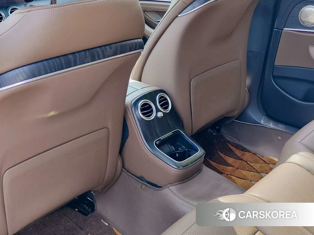 Mercedes-Benz E-class 2021 Белый из Китая, фото 2