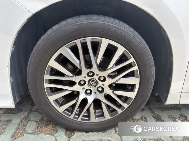 Toyota Elfa id 4260270 из Китая 8