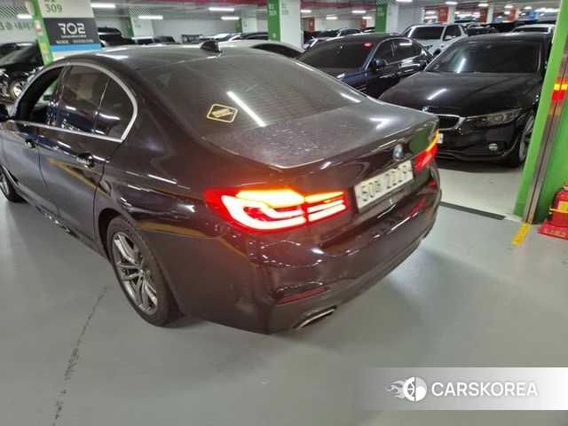 BMW 5 Series (G30) 2018 Черный из Кореи, фото 2