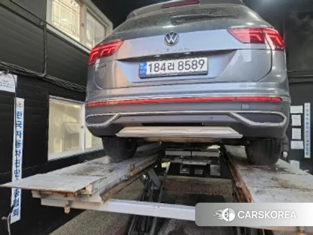 Volkswagen Tiguan Allspace 2023 Серый из Кореи, фото 2