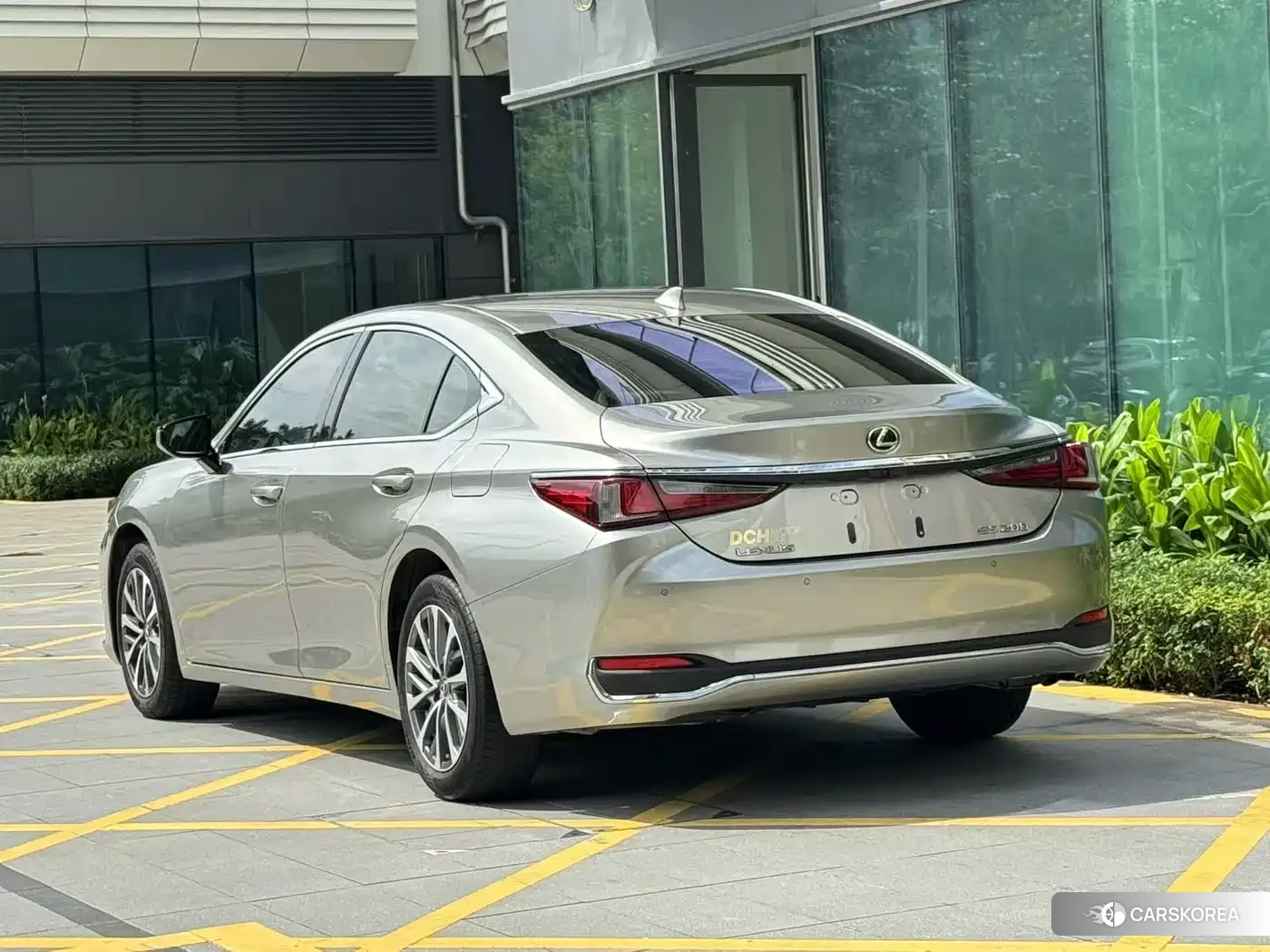 Lexus ES 2023 Silver/gray из Китая, фото 2