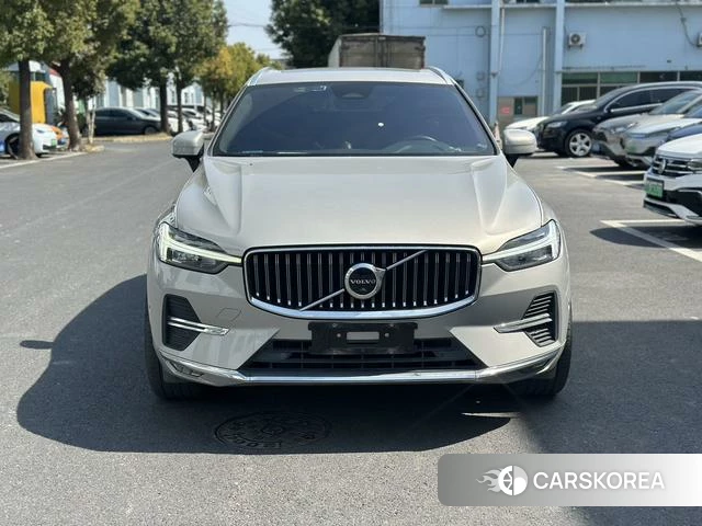 Volvo XC60 2021 Серебристо-серый из Китая, фото 2