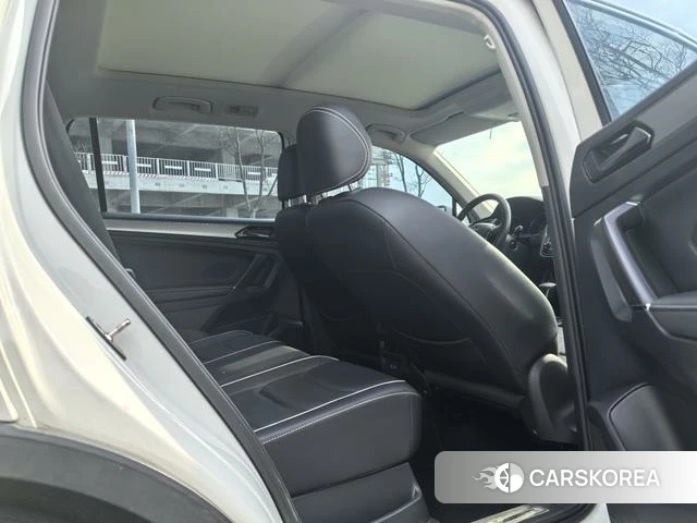 Volkswagen Tiguan L id 4240116 из Китая 7