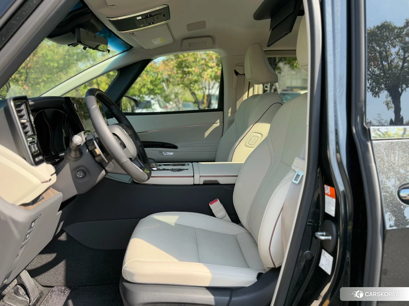 Lexus LM id 4452645 из Китая 12