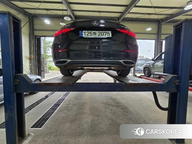 Mercedes-Benz C-Class W206 2023 Черный из Кореи, фото 2