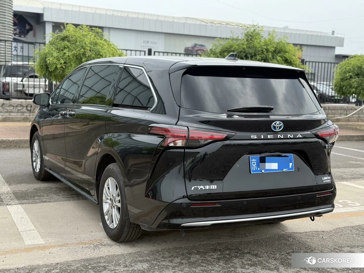 Toyota Saina 2021 Черный из Китая, фото 2