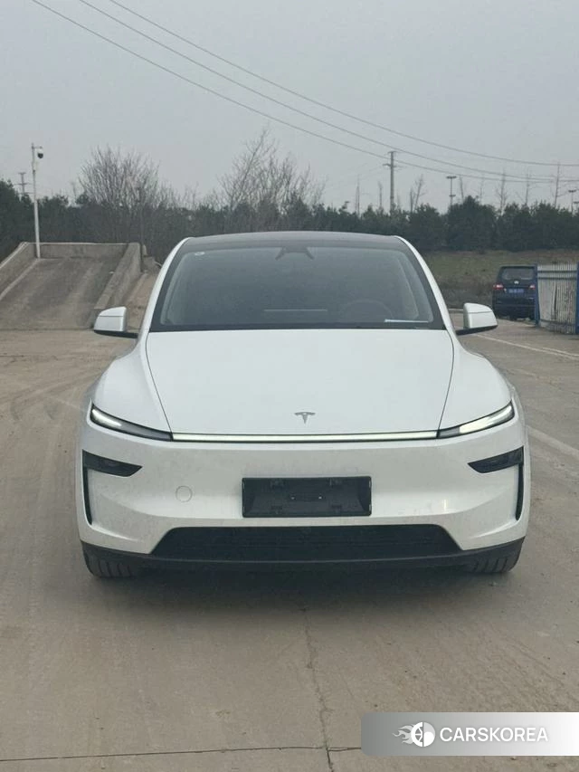 Tesla Model Y 2025 Белый из Китая, фото 4