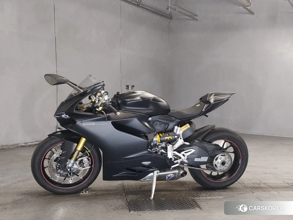 Проданный Ducati 1199 PANIGALE S 2014 из Японии, фото 2