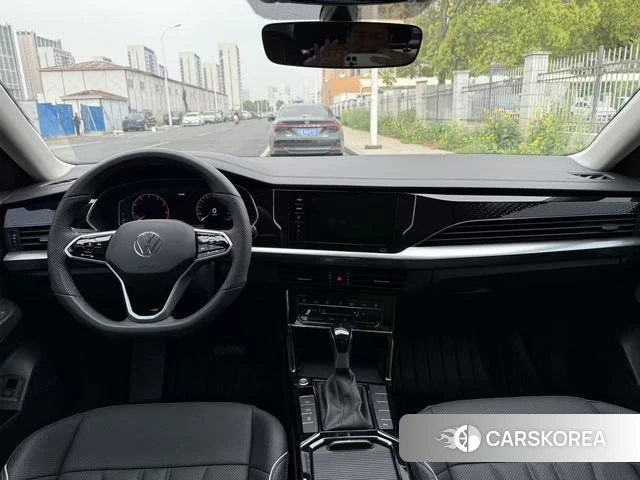 Volkswagen Passat 2024 Черный из Китая, фото 3