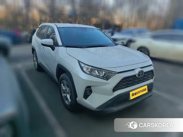Toyota RAV4 Rongfang 2023 Белый из Китая, фото 2