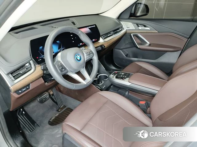 BMW iX1 2024 Темно-серый из Китая, фото 5