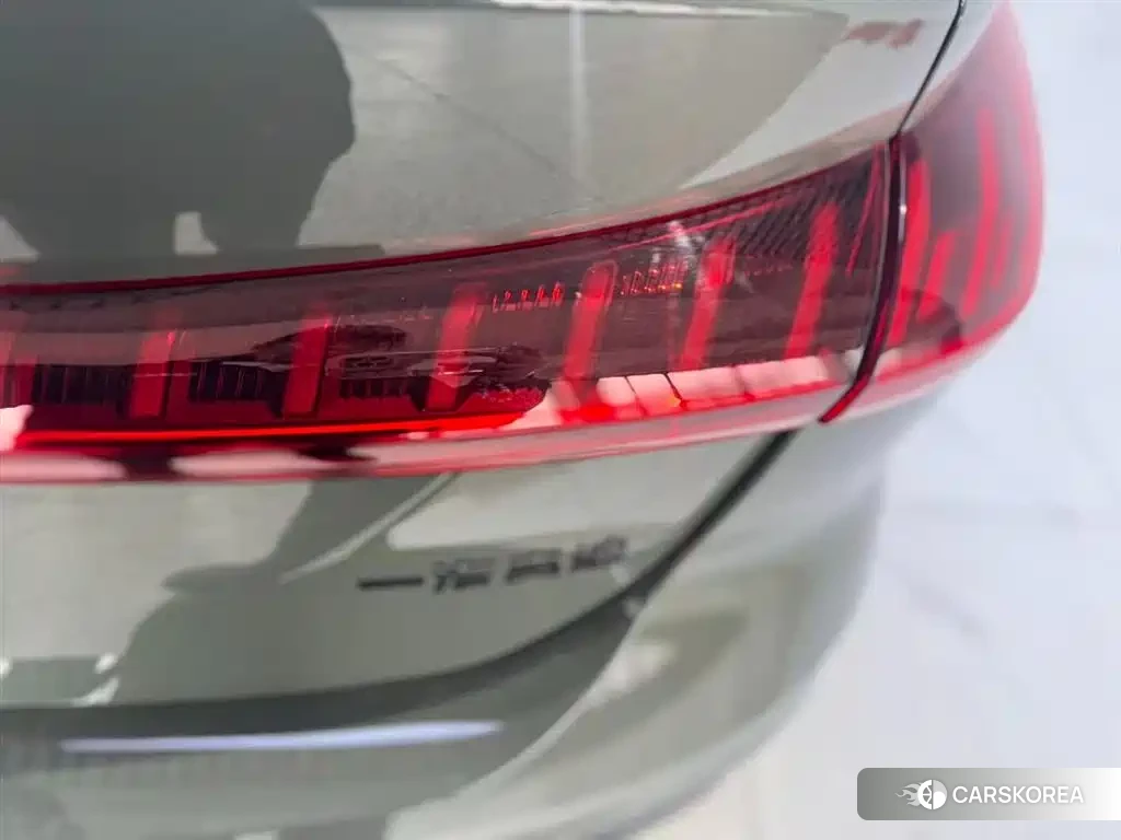 Audi A5L id 4576427 из Китая 10