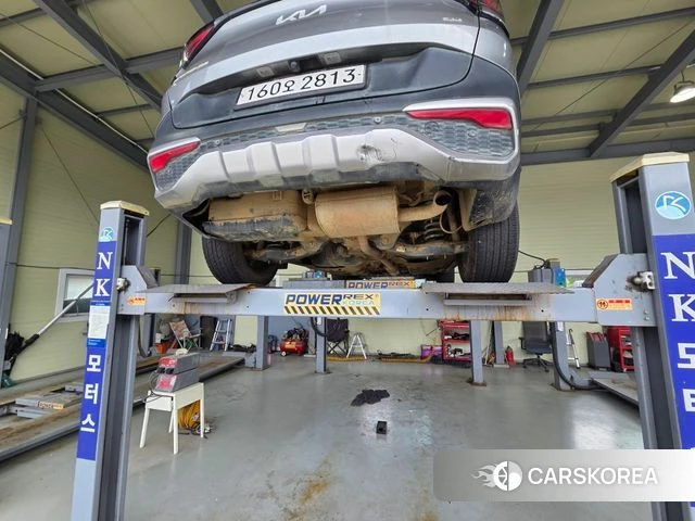 Kia Sportage 5th Generation 2023 Серебристо-серый из Кореи, фото 2