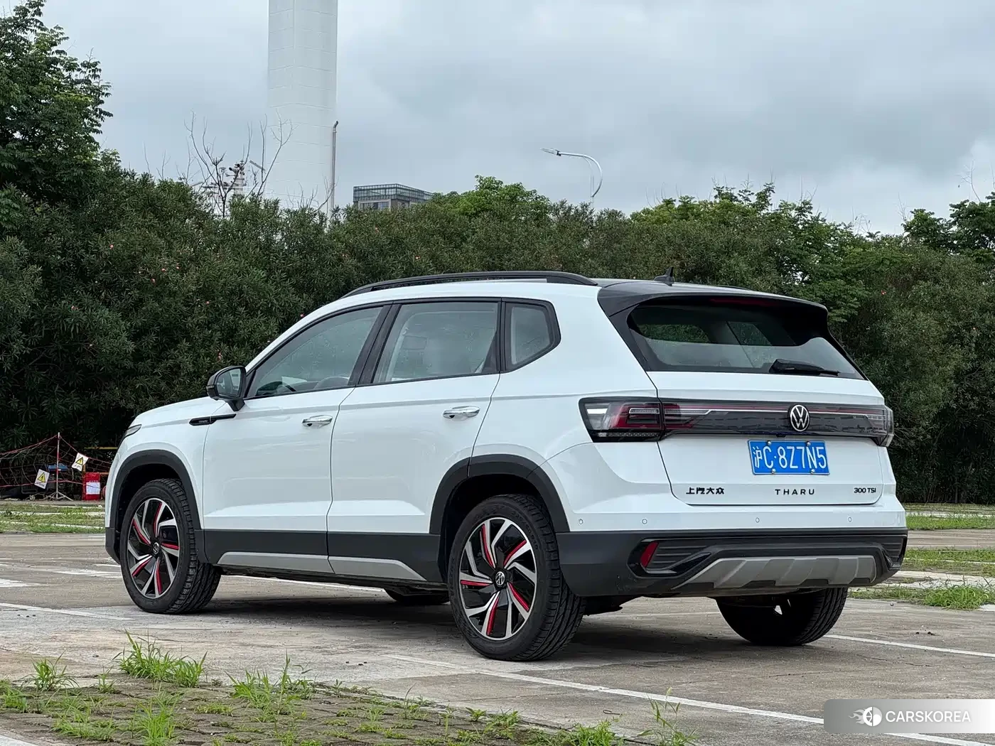 Volkswagen Tharu 2024 Белый из Китая, фото 2