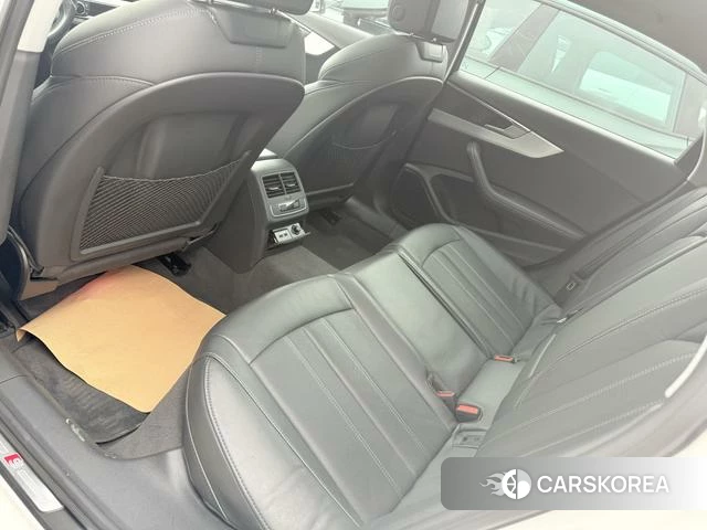 Audi A4L id 4307014 из Китая 8