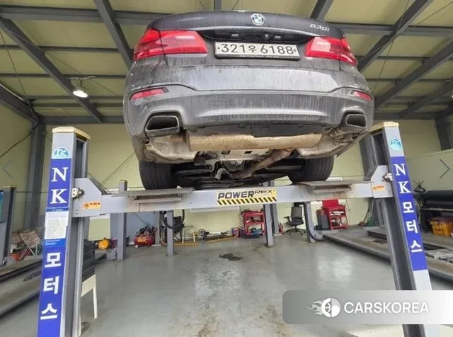 BMW 5 Series (G30) 2020 Серебристо-серый из Кореи, фото 2