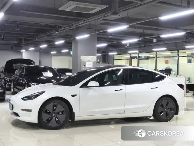 Tesla Model 3 2021 Белый из Кореи, фото 5