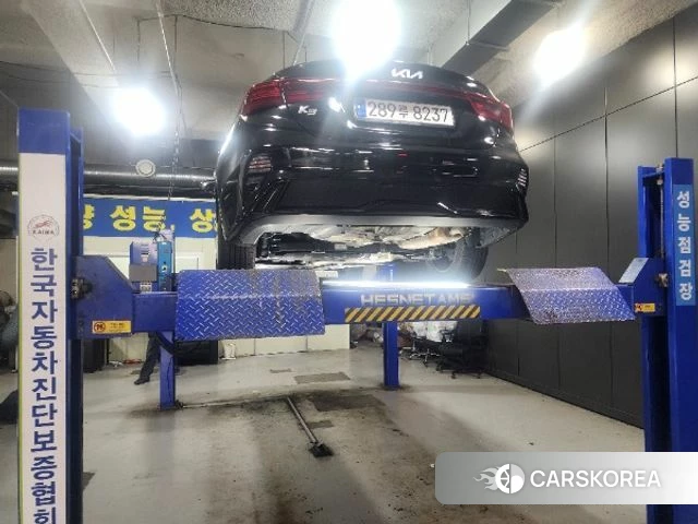 Kia The New K3 2nd generation 2023 Черный из Кореи, фото 2