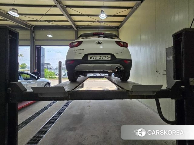 Kia Stonic 2018 Белый из Кореи, фото 2
