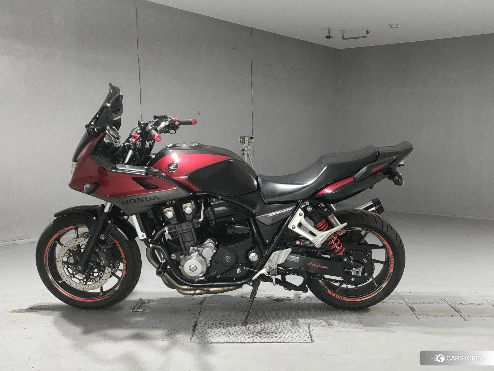 Проданный Honda CB1300SF BOLDOR 2015 из Японии, фото 2
