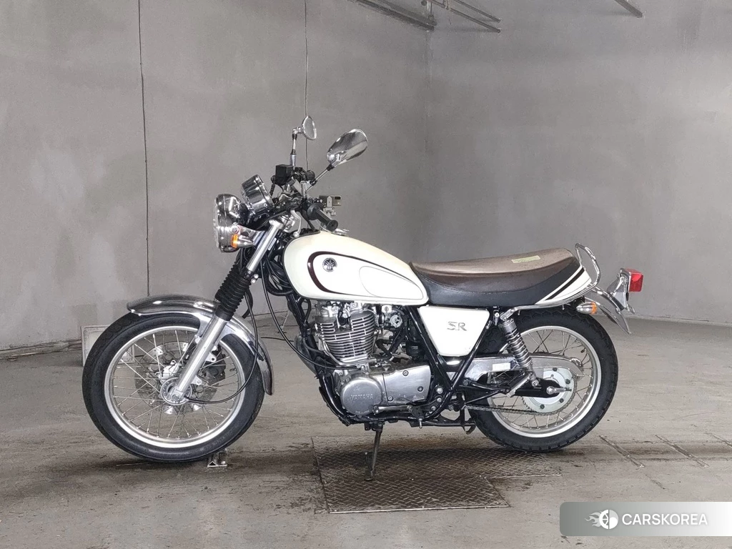 Проданный Yamaha SR 400 2013 из Японии, фото 2