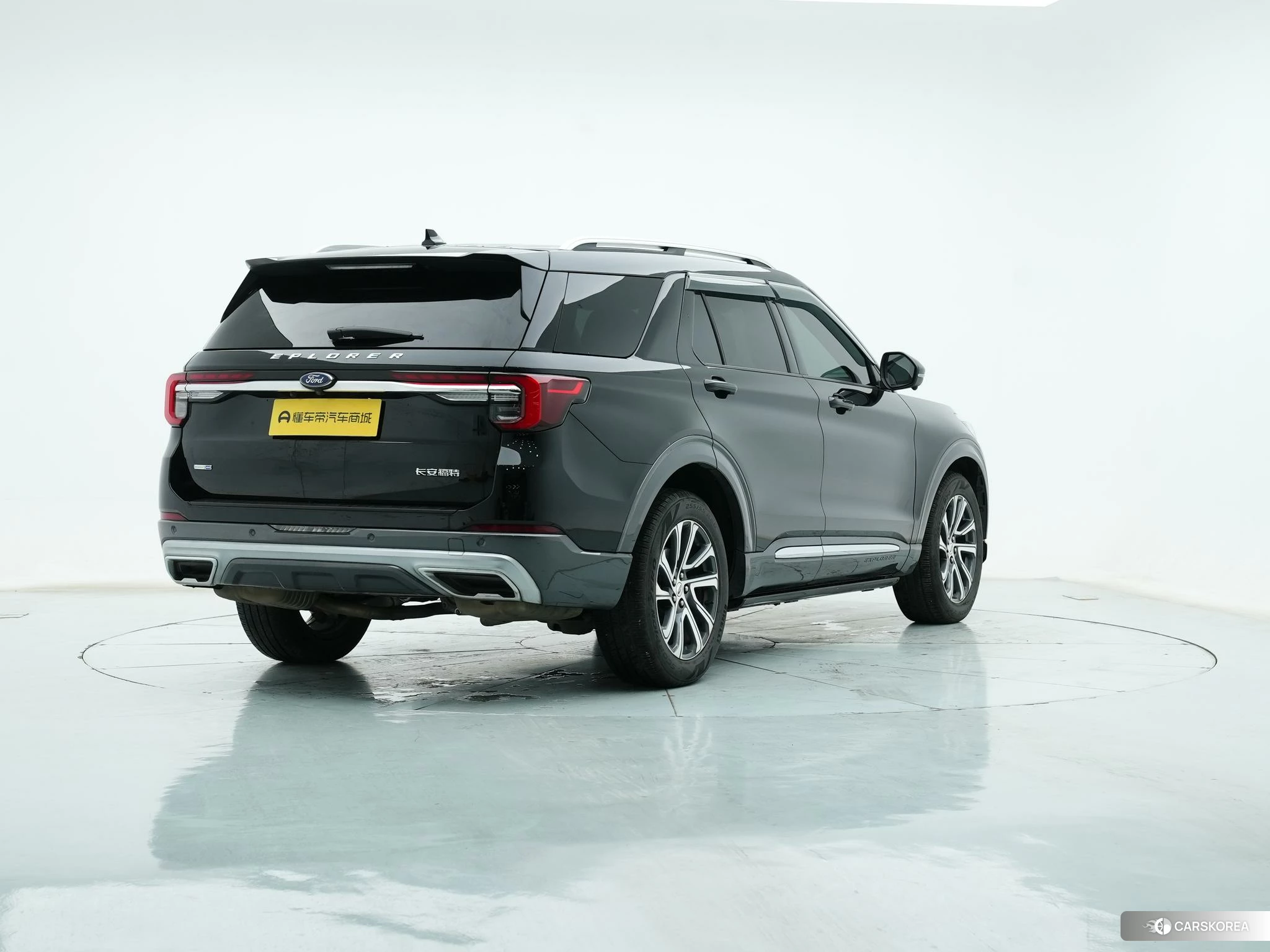 Ford Explorer 2022 Черный из Китая, фото 2