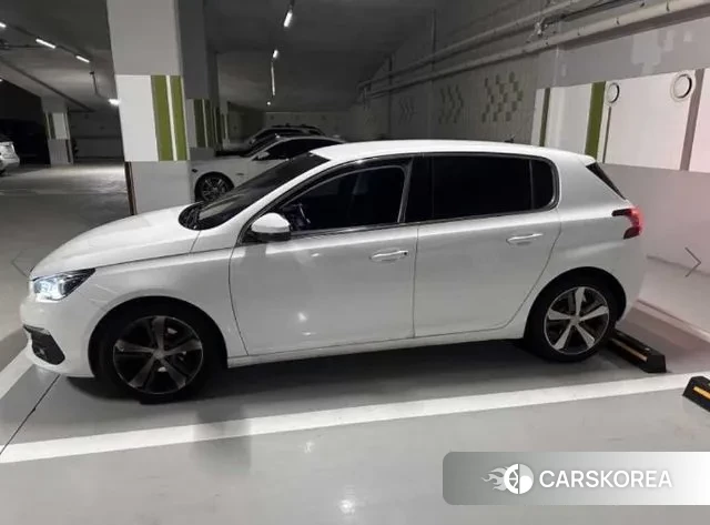 Peugeot 308 second generation 2018 Белый из Кореи, фото 2