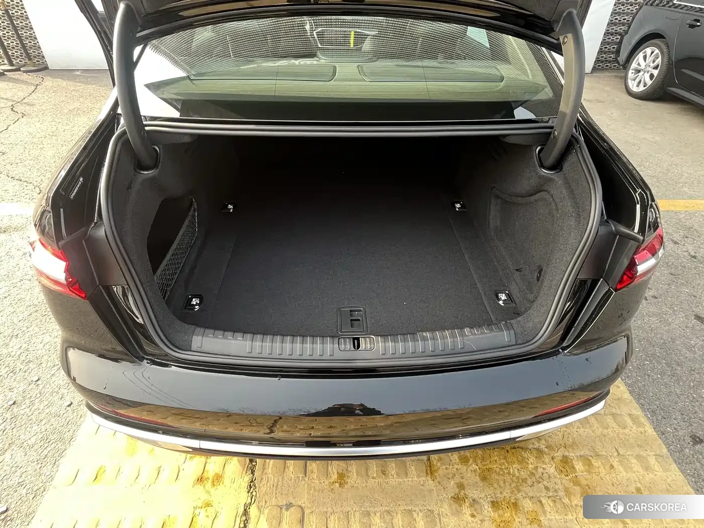 Audi A6L id 4599707 из Китая 12