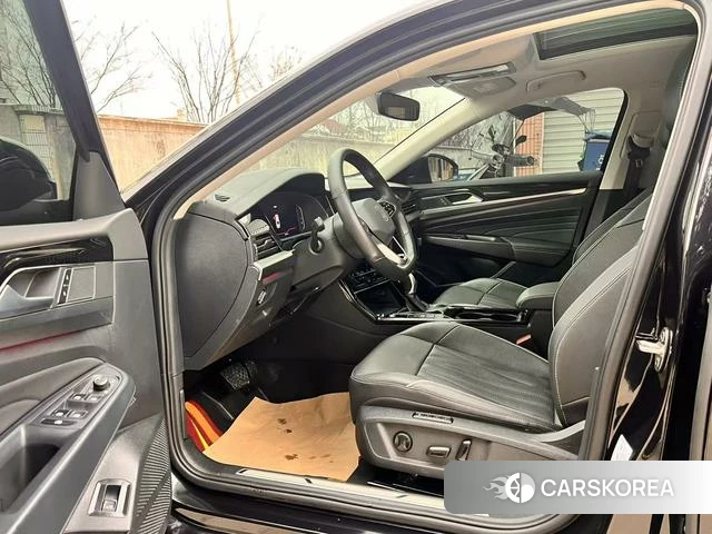 Volkswagen Passat 2023 Черный из Китая, фото 2