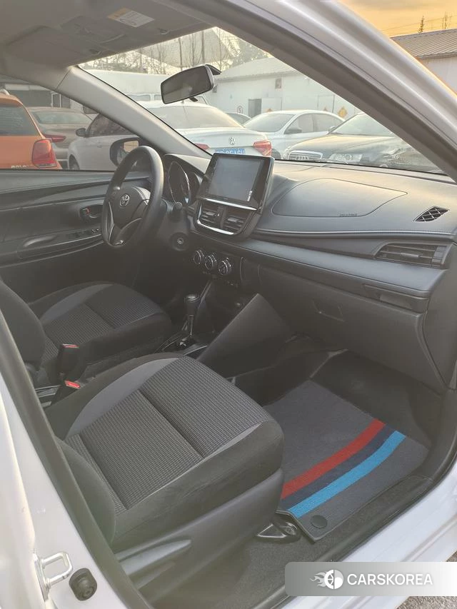 Toyota Vios 2023 Белый из Китая, фото 2