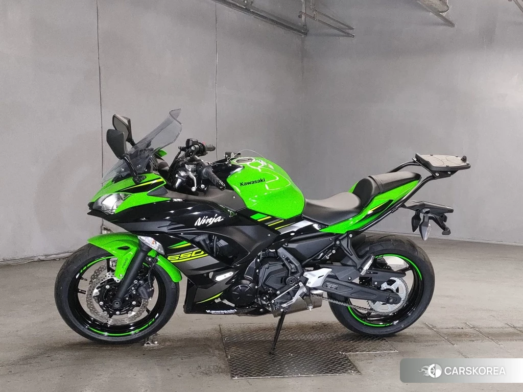 Проданный Kawasaki NINJA 650 2017 из Японии, фото 2