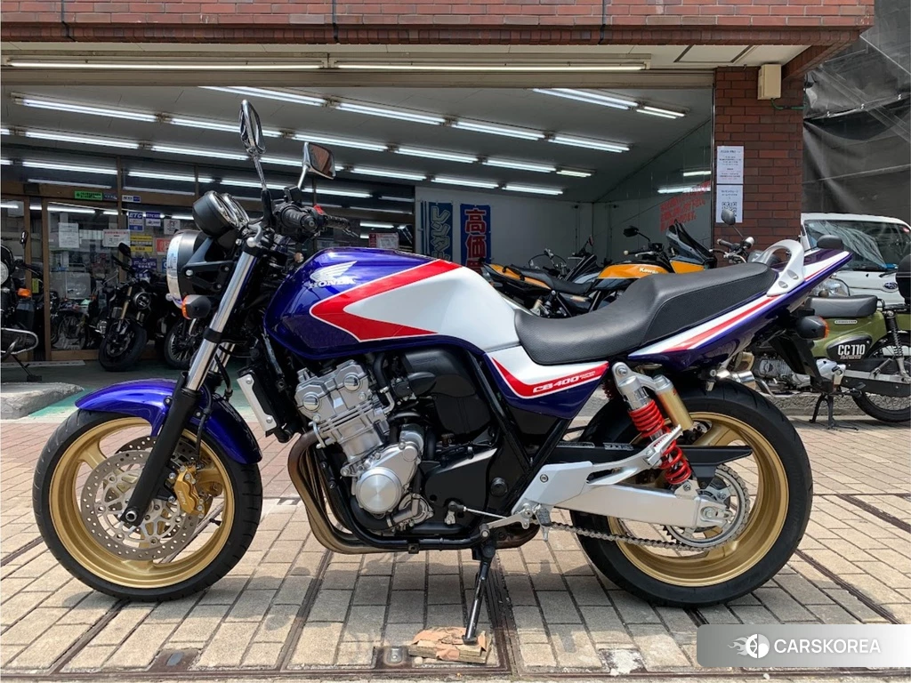 Проданный Honda CB400SF 2010 из Японии