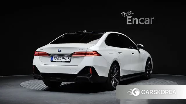 BMW 5 Series (G60) id 3502480 из Кореи 12