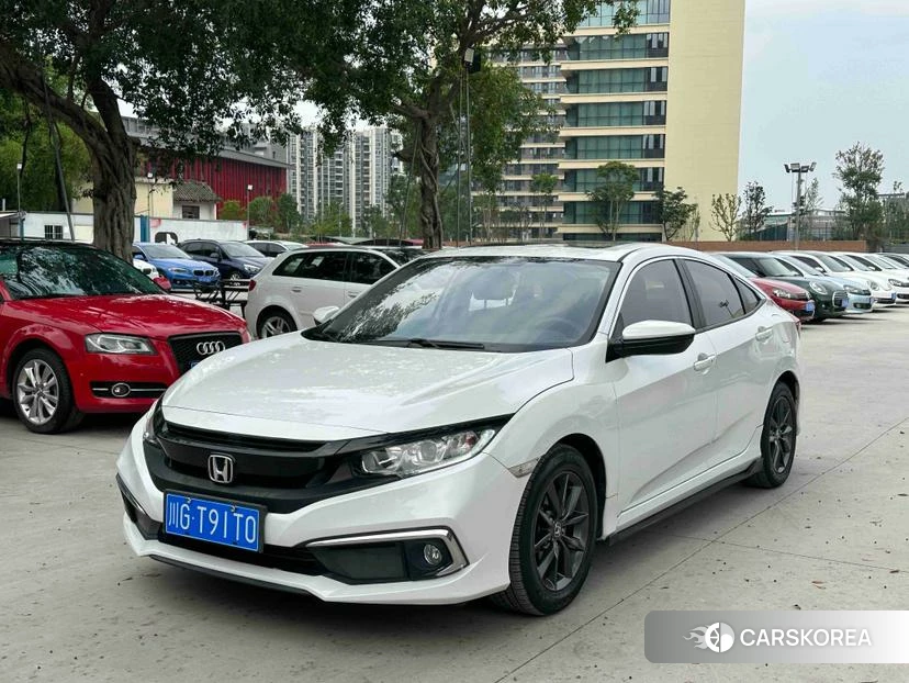 Honda Civic 2019 Белый из Китая, фото 2