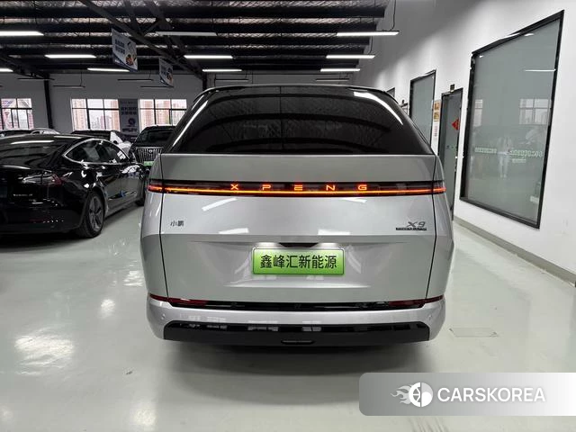 Xiaopeng Motors Xiaopeng X9 2025 Серебристо-серый из Китая, фото 2