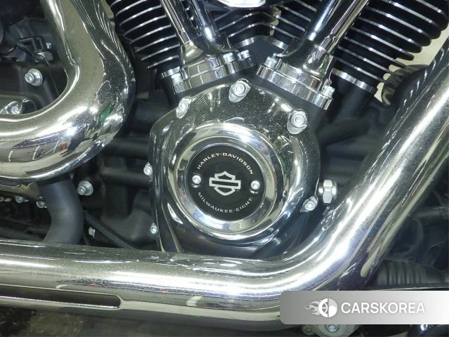 Engine photo