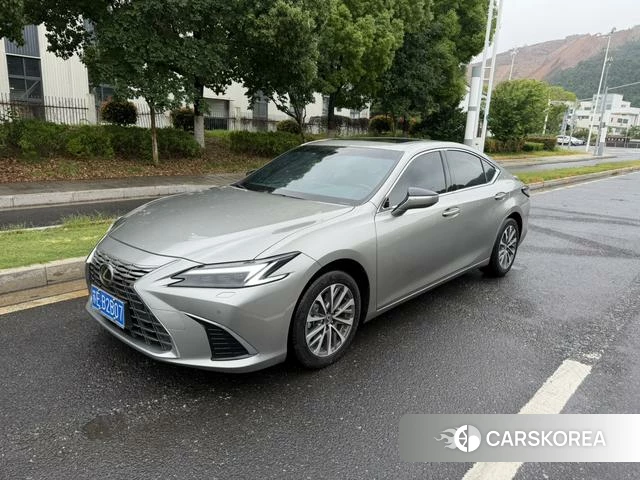 Lexus ES 2025 Серебристо-серый из Китая, фото 5