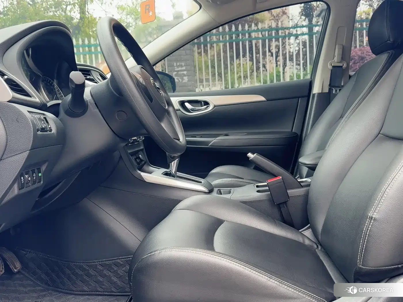 Nissan Sylphy 2023 Silver/gray из Китая, фото 2