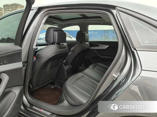 Audi A4L 2023 Темно-серый из Китая, фото 2