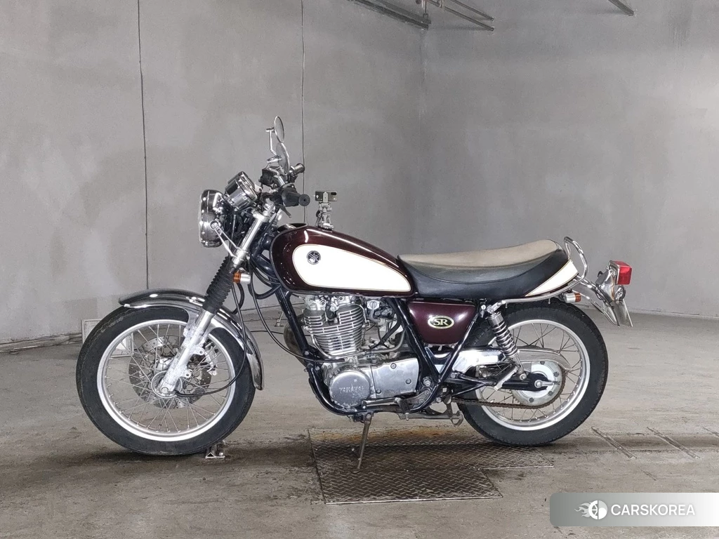 Проданный Yamaha SR 400 2010 из Японии, фото 2