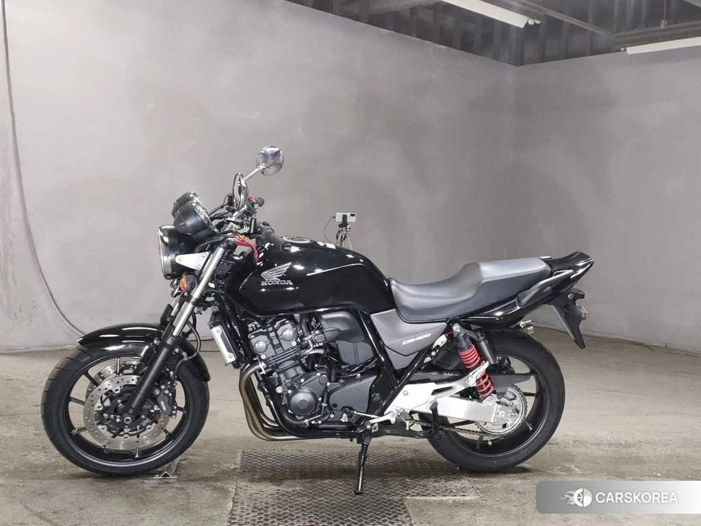 Проданный Honda CB400SF 2019 из Японии, фото 2