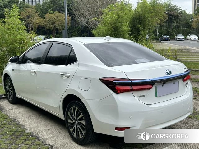 Toyota Corolla dual engine E+ 2022 Белый из Китая, фото 2