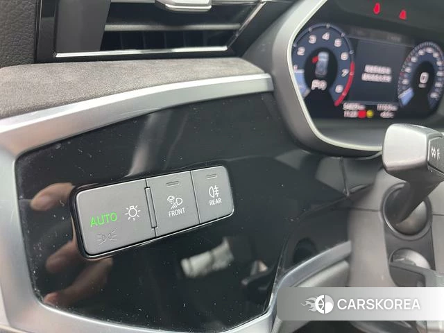 Audi Q3 2021 Темно-серый из Китая, фото 2