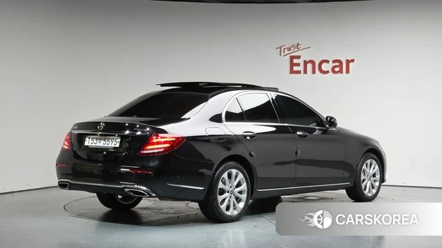Mercedes-Benz E-Class W213 id 4625924 из Кореи 12