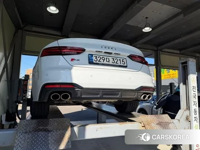 Audi S5 (F5) 2021 Белый из Кореи, фото 2