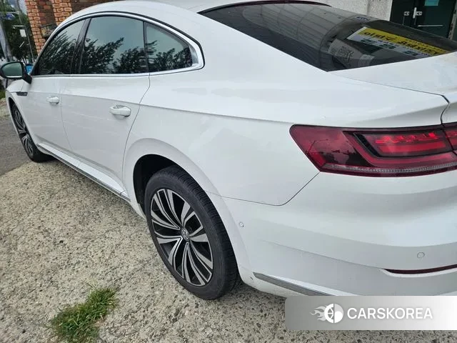 Volkswagen Arteon 2019 Белый из Кореи, фото 2