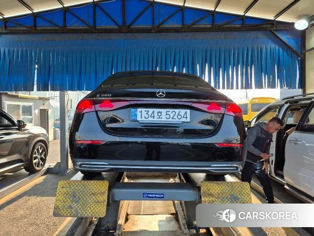Mercedes-Benz E-Class W214 2024 Черный из Кореи, фото 2