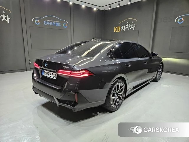BMW 5 Series (G60) id 4743778 из Кореи 12