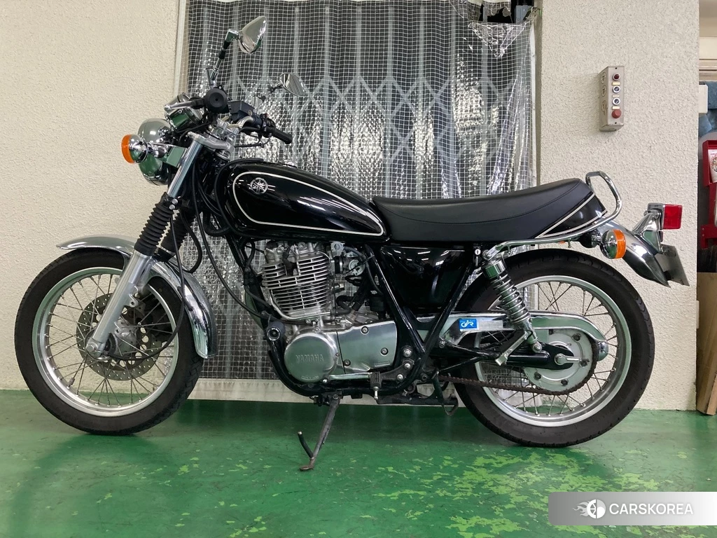 Проданный Yamaha SR 400 2014 из Японии, фото 2